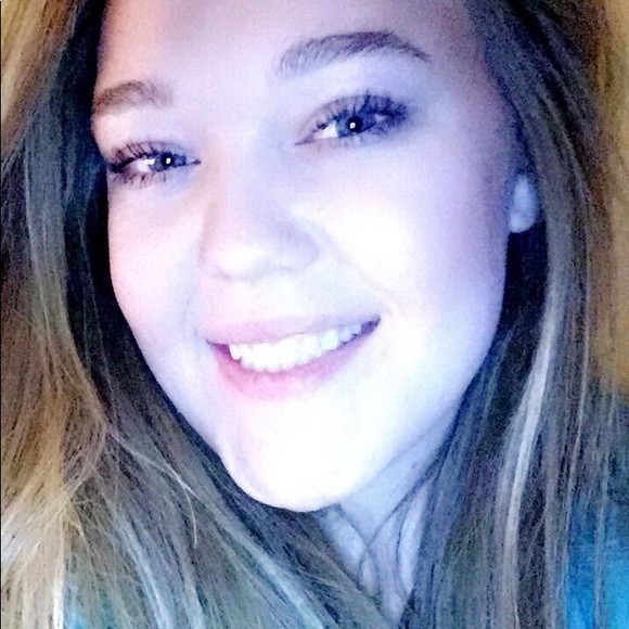 Meet your Posher, Haley - Picture 1 of 1